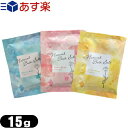 商品詳細 製品名 ナチュラルバスソルト(Natural Bath Solt) (入浴剤 bath powder 浴用化粧料) 販売名 CBバスソルトCR(シトラスローズの香り) CBバスソルトOR(オーシャンローズの香り CBバスソルトSR(スィートローズの香り) 内容量 15g (1回分) 成分 【シトラスローズの香り】 硫酸Na、海塩、カニナバラ果実エキス、タチジャコウソウ花/葉エキス、ローズマリー葉エキス、パパイン、水、エタノール、PG、シリカ、香料、黄4、黄5 【オーシャンローズの香り】 硫酸Na、海塩、カニナバラ果実エキス、タチジャコウソウ花/葉エキス、ローズマリー葉エキス、パパイン、水、エタノール、PG、シリカ、香料、青1、黄4 【スィートローズの香り】 硫酸Na、海塩、カニナバラ果実エキス、タチジャコウソウ花/葉エキス、ローズマリー葉エキス、パパイン、水、エタノール、PG、シリカ、香料、赤102 商品説明 心地よい香りの入浴料 おやすみ前にオススメです。 使用方法 浴槽のお湯(約200L)に対し、本品1包(15g)を入れよくかき混ぜて溶かして下さい。 注意事項 ●皮膚や体質に異常がある場合は、医師に相談してご使用ください。 ●使用中や使用後、皮膚に発疹、発赤、かゆみ、刺激感等の異常が現れた場合、使用を中止し、医師にご相談ください。 ●本品には浴槽、風呂釜をいためるイオウは入っておりません。 ●残り湯は、洗髪にもお使いになれますが、すすぎは清水で行ってください。 ●浴槽内部の湯あか等に色素等がつくことがありますので、ご使用後は風呂用洗剤でよくお洗いください。 ●残り湯には無機塩が多く含まれていますので、植物の水やりには使わないでください。 ●水道水に含まれている消毒用塩素の濃度が高い場合、若干お湯の色が変化することがありますが品質には影響ありません。 ●全自動給湯器や24時間風呂の場合、機種によってはご使用になれない場合があります。お使いの機種の説明書をご確認の上ご使用ください。 使用用途 国内旅行、海外旅行の宿泊先(レジャーホテル、ビジネスホテル・ラブホテル・漫画喫茶など) ホテル、エステ、ジムなど業務用備品(アメニティ) 各種イベントの景品 防災・避難持ち出しグッズ メーカー 北陸化成株式会社 生産国 日本 区分 化粧品 広告文責 一歩株式会社 03-6909-7699