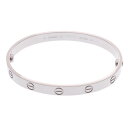 【~7/11 最大3万円クーポン】カルティエ CARTIER ラブブレスレット #17 新型 K18ホワイトゴールド WG レディース ブレスレット カルティエ 【ローン36回払い無金利】【中古】