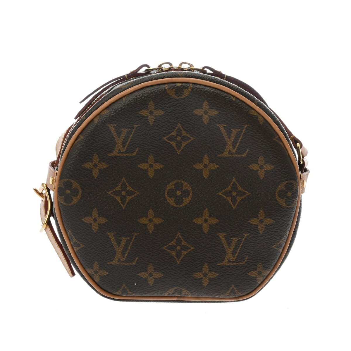 商品詳細 【管理番号】745855 【ジャンル】ショルダーバッグ /レディース 【ブランド】ルイ ヴィトン / LOUIS VUITTON 【モデル】ボワットシャポースープル PM 【型番（型式番号）】M45578 【シリアル】DU3280 【素材】 モノグラムキャンバス 【カラー】ブラウン 【状態】 中古 ランクAB外側型崩れ、スレ、薄汚れ、ショルダーやファスナープルにクセ、ヌメ革にヤケ、シワ、黒ずみ、金具に色ハゲなど少々使用感がございます。内側薄汚れ、スレ、毛羽立ち、ポケットに開きなど少々使用感がございます。 【サイズ】 H:約 16cm W:約 17.5cm (最大) D:約 7cm ショルダー:約 130cm (最大) 【仕様】 開閉式：ダブルファスナー 内側：オープンポケット x 1 【付属品】無し ランク状態について 商品の状態は、下記のランクで評価しています。 弊社基準にて正確に評価しておりますが、主観的なものであるため、よくお考え頂いた上でご注文頂きますよう宜しくお願いいたします。 神経質な方・完璧を求められる方はご購入をご遠慮下さい。 ※店頭販売もしているため、写真や記載のない傷や汚れが生じる場合がございます。 ※掲載以外の詳細をご希望の方は在庫店舗をご案内致しますので一度お問い合わせ下さい。 N 新品。 S 未使用品。未使用ですが展示品や保管などで僅かな色ヤケや傷が見られる品。一度も使用していない品。 SA 新品同様。数回程度使用の中古品で、新品に近い綺麗な状態の中古品。 A 多少の使用感や傷はありますが状態の良い品 AB 使用感や傷は見られますが、全体的に状態の良い品 B 日常的に使用していたような使用感や傷等が見られますが、充分に使用できる品 C 色濃く使用感があり、傷や汚れが多く目立つ品、リペアが必要な品 Q アンティーク品 お支払方法 ・クレジットカード ・ショッピングローン ・振込銀行 ・代金引換（※代引き手数料を含め30万円以下のみご利用頂けます） 詳しくはこちらをご覧ください。