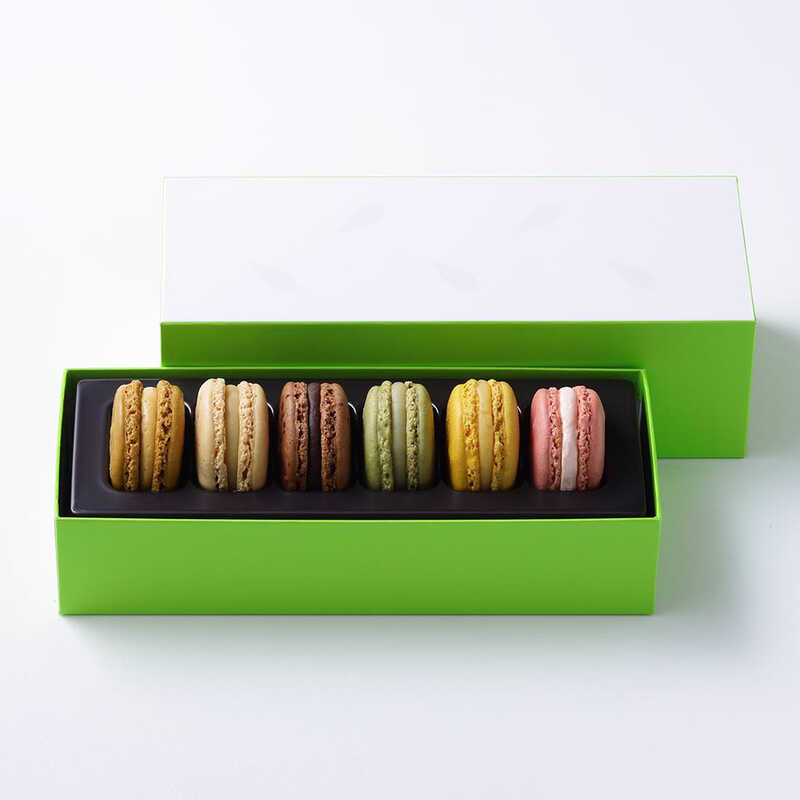お歳暮 お菓子 2025 マカロン 6個詰合わせ ピエール・エルメ・パリ 季節のフレーバー 夏ギフト 詰め合わせ 東京 お土産 お歳暮 御中元 お返し 誕生日 ...