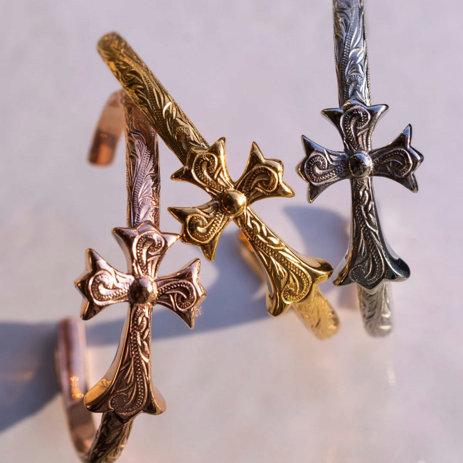 ハワイアンジュエリー バングル サージカルステンレス / cross bangle / 金属アレ...