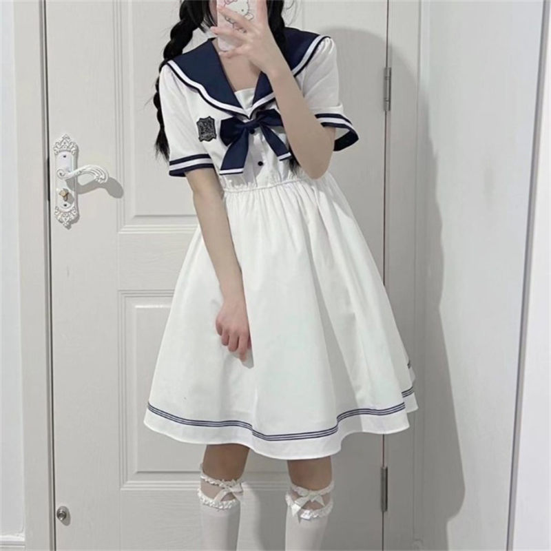 セーラー服風白ワンピース