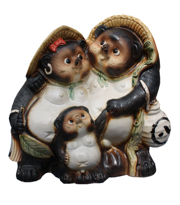 【10%OFF】ファミリー狸 11号 信楽焼 たぬき 陶器 狸 置物 タヌキ 開店祝い 新築祝い 引越し祝い プレゼント 贈り物 ギフト 彩り屋【楽天スーパーセ...