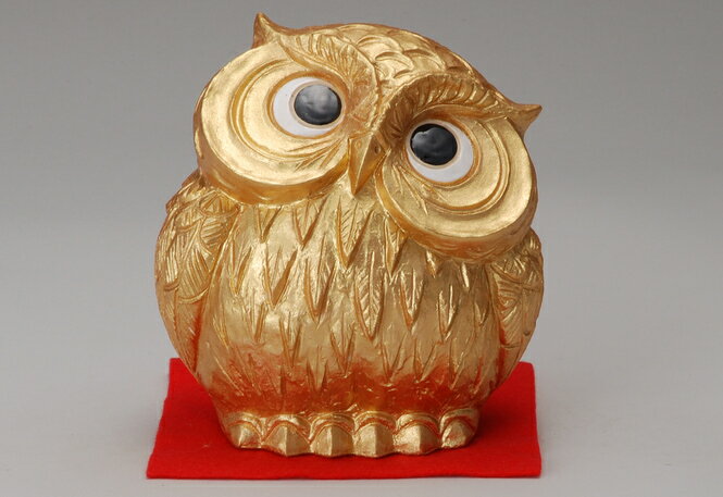 金運首かしげふくろう信楽焼 陶器 置物 梟 フクロウ 縁起物 開店祝い 新築祝い 引越し祝い プレゼント 贈り物 ギフト 彩り屋
