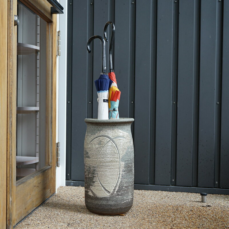 【10%OFF】【店長イチオシ!! 】【最短翌日配送!】 古窯白刷毛目傘立 陶器 信楽焼 開店祝い 新築祝い 引越し祝い 贈り物 ギフト プレゼント 玄関収納 玄関先 彩り屋【楽天スーパーセール】