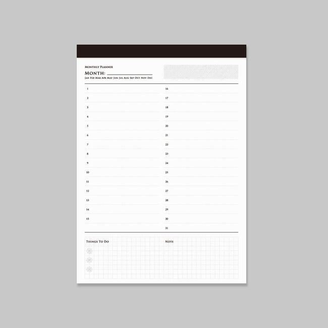 商品説明商品名B5 MONTHLY プランナー タテ｜月間 仕様※1枚ずつミシン目で切り取って使える月間プランナーです ■枚数：50枚 ■サイズ： 257mm x 182mm B5サイズ ■5mm方眼 ご注意事項 画像に掲載の装飾品はついていません。モニターの発色の具合によって実際のものと色が異なる場合がございます。ご了承ください。商品説明1枚ずつミシン目で切り取って使える月間プランナーです。 手帳のように使い続けなくてもOK！必要な時だけ使えます。 TASK+WEEKLY、MONTHLY+DAILY...などなど複数の種類を自分好みに必要なシチュエーションに合わせて組み合わせて使えるのがメリット。 使ってから切り離すか、切り離してから使うか… お好みでお使いください。 1日1つ 「今日絶対やること！」 その日の1日の目標を書いて目標達成に役立てたり、1日1行のひとこと日記、今日のよかったこと、今日の気分、今日嬉しかったことなど記録をつけて「1ヶ月を振り返る」ライフログ的な使い方ができるのもオススメポイント。 必要な時だけ気軽に使えるプランナーです。その他ダイアリー diary 日記 日誌 方眼 方眼メモ リフィル 事務用品 店舗用品 ショップ サロン オフィス 店舗 店 学校 スクール 仕事 ビジネス スクール 計画表 備品 生活 カレンダー スケジュール 予定 日程 日程表 予定表 お買い物リスト　買い物リスト リスト表 リスト帳 リストメモ todoリスト todo　ハンドメイド 手作り 作品 工作 北欧 東欧 デザイン 男性 女性 メンズ レディース 学生 大学生 collegestudents Student システム手帳 リフィル 柄 無地 レトロ 白黒 ブラック ホワイト モノクロ スタイリッシュ シンプル イベント おしゃれ お洒落 可愛い かわいい 上品 和 和柄 和風 華やか きれい 紙モノ 紙もの 文房具 文具 人気 paper wrapping stationery　デイリー ウィークリー マンスリー ダイアリー 月間 週間 月刊 週刊 日→ KNOOPWORKSの商品はこちら ← → ラッピングアイテムはこちら ← → その他のスタンプ・はんこはこちら ←