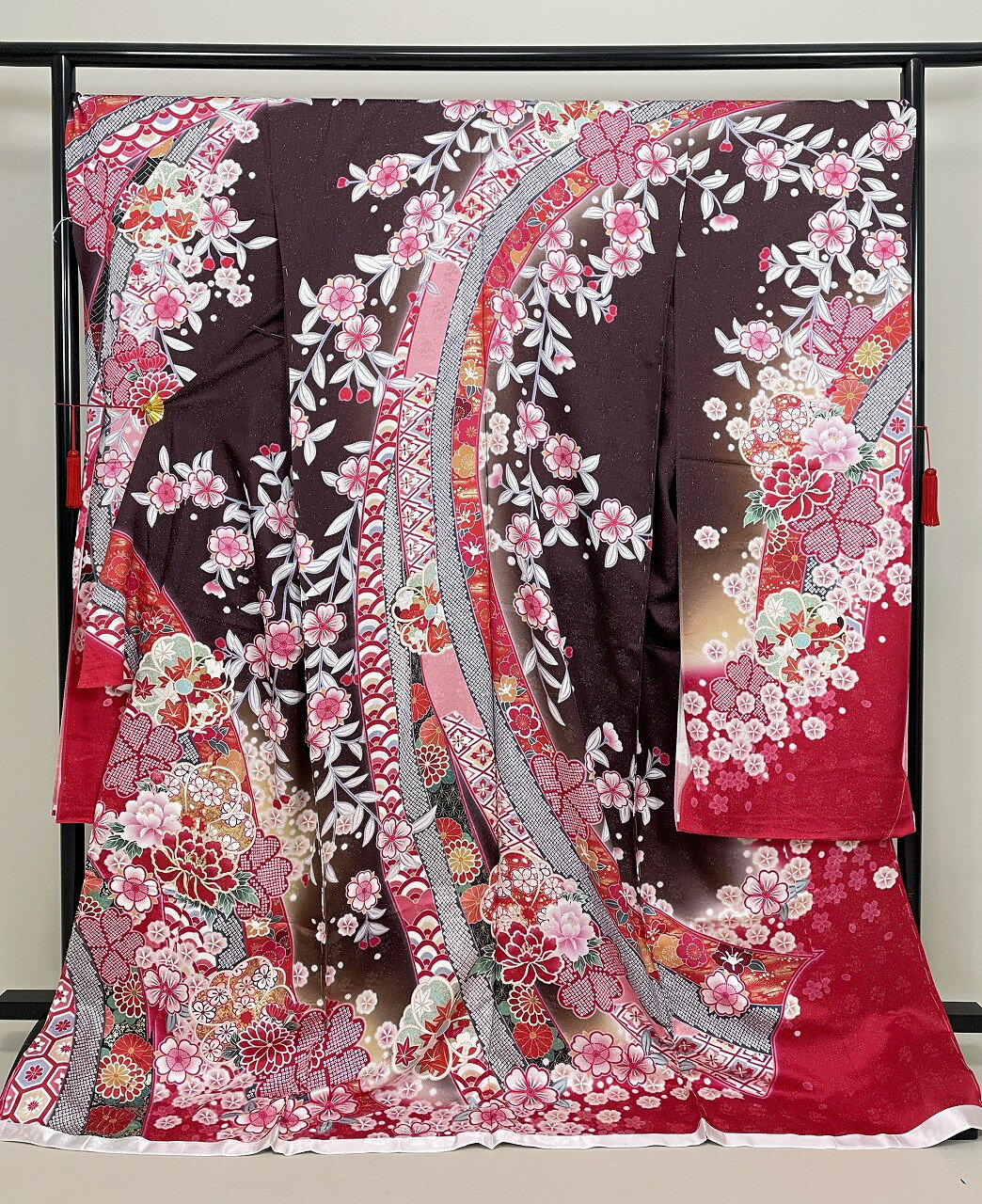 袋帯 気安く 総刺繍 美しい金銀の煌びやかな花模様 千歳茶色 O-4130 袋帯 気安く 総刺繍 美しい金銀の煌びやかな花模様 千歳茶色 O-4130