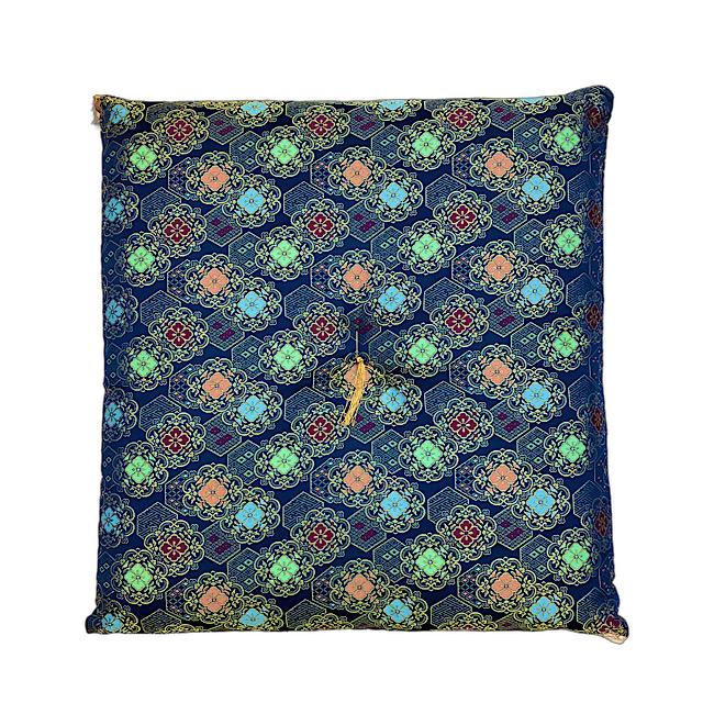 乐天商城 - 仏壇座布団 御前座布団 お寺様用 圧縮綿 亀甲華紋 紺 お寺様用座布団 住職用座布団 法事用座布団 仏壇 住職 座布団 お仏壇 法事 法要 お坊さん お寺 仏事 お盆 お彼岸 仏前座布団 仏壇用品