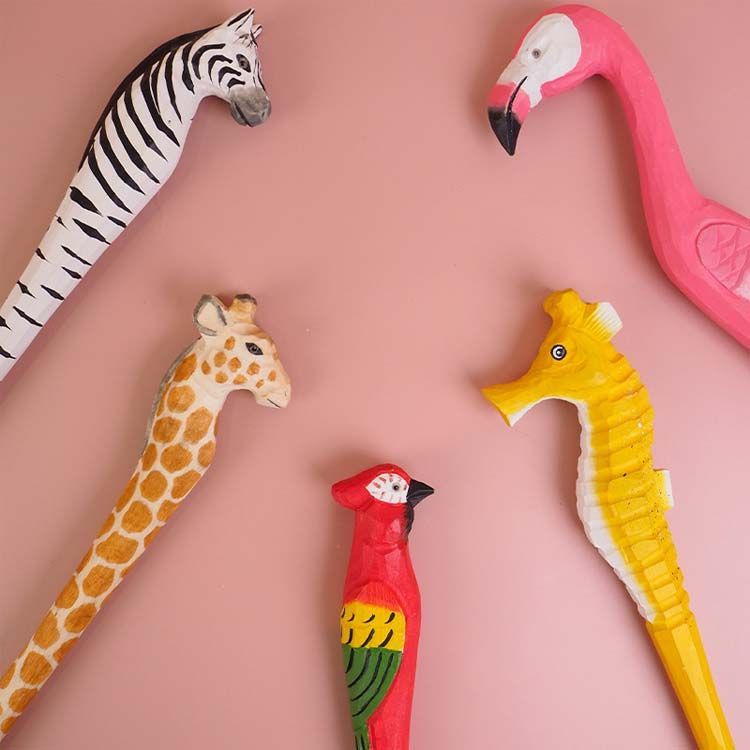 Rakuten - 敬老の日 実用的 丈夫 おもしろ おしゃれ かわいい カラフル 動物模様 アニマル模様 長さ42cm 木製 天然木製 まごのて まごの手