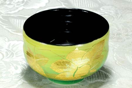 九谷焼 窯元 吉右衛門窯の九谷焼 抹茶碗 釉裏金花椿 お茶道具 茶器 いっぷく碗 カフェオレボウル 抹茶ラテ 日本製 伝統工芸品 陶器 金沢駅 石川県 お土産 ギフト 贈り物 プレゼント 還暦祝い 古希 喜寿 退職祝い 母の日 敬老の日 モダン おしゃれ かわいい｜アングル2