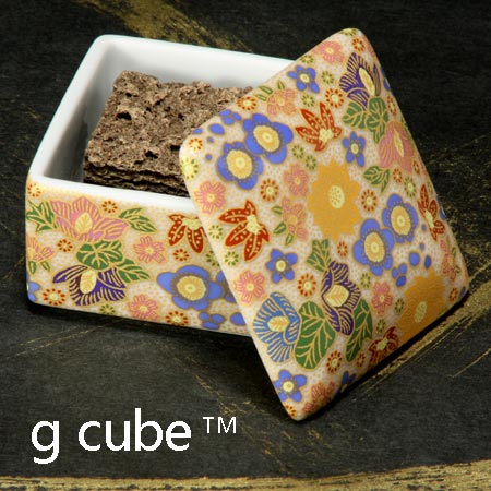 九谷焼 香箱 極上花詰ブルー g-cube ジーキューブ グリーンビズ アロマテラピー エッセンシャルオイル アロマ お香 香木 香水 香炉 香器 香り 精油 ...