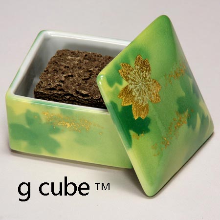 九谷焼 香箱 木箱入 釉裏金花桜 山田光陽作 g-cube ジーキューブ グリーンビズ アロマテラピー エッセンシャルオイル アロマ お香 香木 香水 香炉 香器 香り 精油 九谷焼 陶箱 小箱 白檀 沈香 …