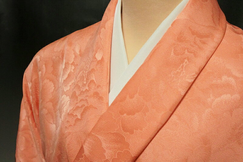 【振袖用】【色無地　紋意匠　牡丹尽くし文 ブライトオレンジ】【反物1反・胴裏1枚・共色八掛オールインワン】