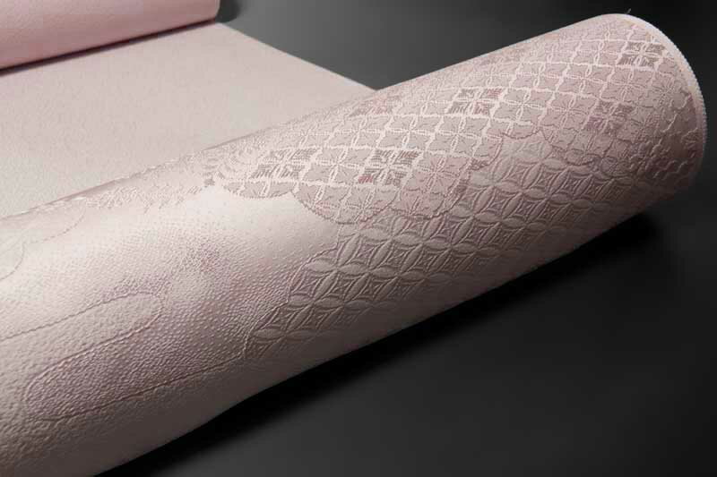 色無地　紋意匠　絵羽柄　雲取有職文　淡鈍藤色【反物1反・胴裏1枚・共色八掛1枚セット】着物 色無地 正絹 反物 袷 単衣 地紋 茶道 茶席 学校行事 七五三 礼装用 入学式 卒業式 結婚のサムネイル