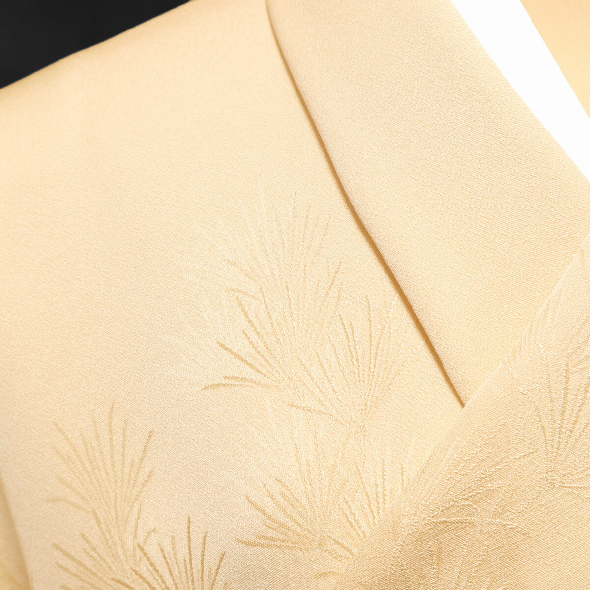 色無地　付下柄　高野槙　淡黄【反物1反・胴裏1枚・共色八掛1枚付】【丹後織物求評会農林水産省生産局長賞受賞生地】着物 色無地 正絹 反物 袷 単衣 地紋 茶道 茶席 学校行事 七五三 礼装用 入学式 卒業式 結婚