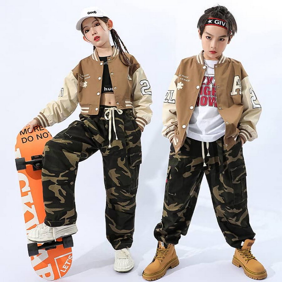【P10倍！3540円→実質3186円 10/17迄】キッズ ダンス衣装 ブラウン ベースボール ジャケット 迷彩パンツ 派手 子供ダンス服 ヒップホップ ダンス 衣装 キッズ 男の子 女の子 チアガール ジャズダンス 舞台服 ストリート系 ダンスウェア 長袖 セットアップ