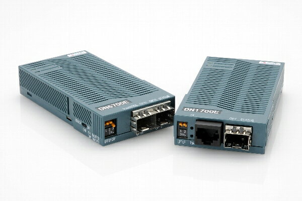 ■100BASE-FX/1000BASE-X(SFP)×1ポート+100BASE-TX/1000BASE-T ■SFPを取り替えるだけで1Gにも100Mにも対応出来るため、速度の異なるサービスにも同じ本体を併用できます。 (但しリピータタイプなので、2ポートとも同じ速度での利用となります。速度変換は出来ません)