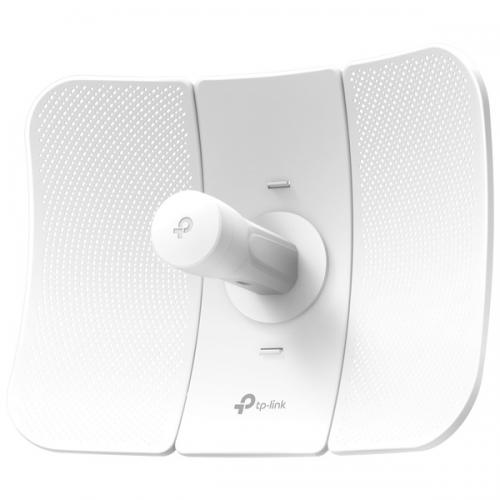 型番:CPE710JANコード:1210002611527【英語パッケージ　法人限定】最大速度は5GHzで867Mbps（802.11ac）、 23dBiハイゲイン指向性の2×2 MIMO搭載で、長距離アプリケーションに最適、 優れたビーム指向性・遅延軽減・ノイズキャンセルを実現、 革新的なスナップロックパーツでかんたんな組み立てが可能で、強風下でも安定する頑丈な構造設計、 15KV ESDや6KV雷保護を兼ね備えたIP65の耐候性でどんな天候状態にも適応可能、 Pharos Controlで無料の集中管理システムを提供、 PoE受電対応で柔軟でかんたんな導入・配置が可能