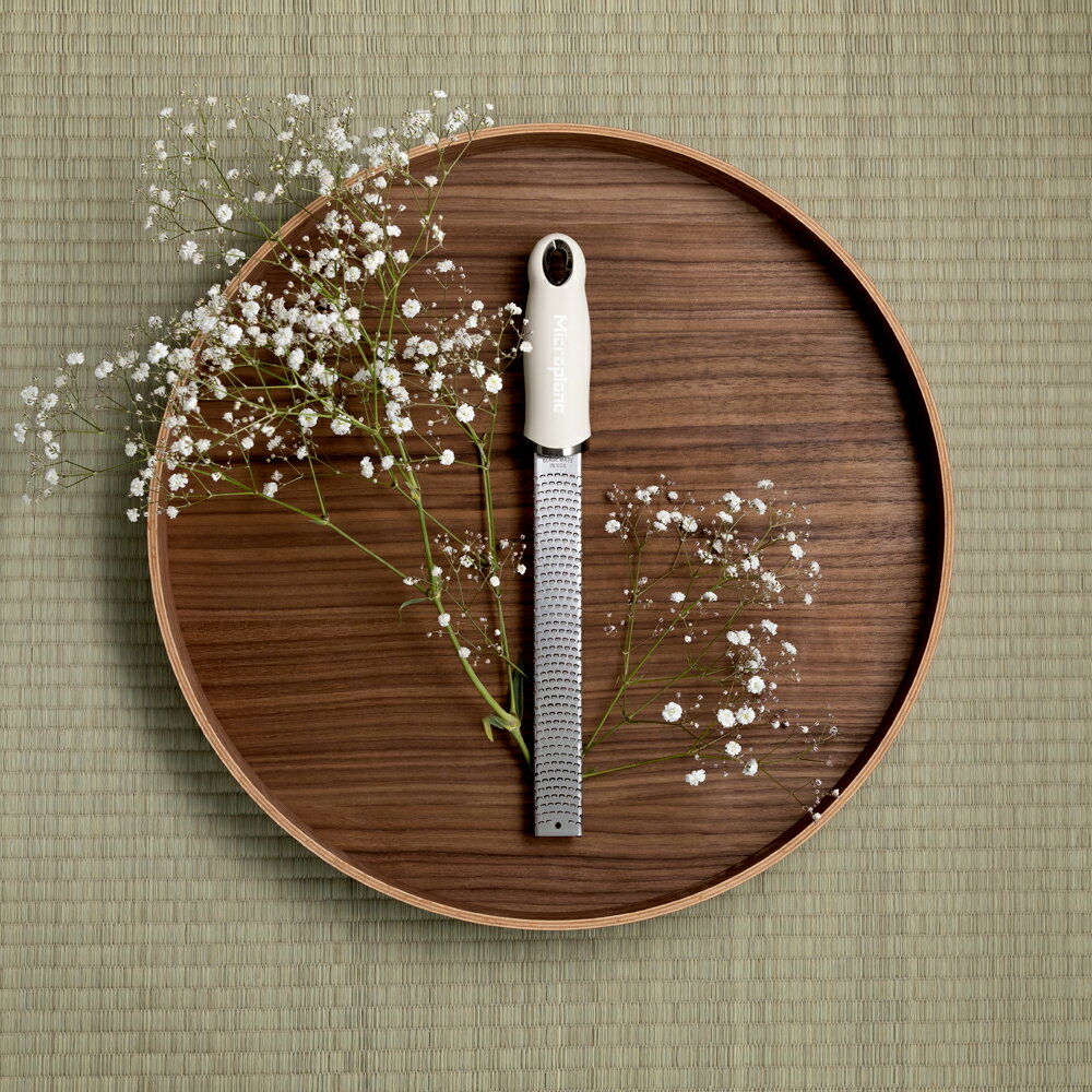 Microplane　マイクロプレイン　プレミアムシリーズ　ゼスターグレーター　【生成色　きなりいろ】日本限定色 新色［チーズおろし・マイクロプレーン ベージュ ナチュラル ホワイト エクリュ]　正規品 日本正規輸入品