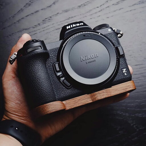 Nikon Z7 Z6 専用 ハンドグリップメタル 檀木材 ハンドメイド ボディケース 用のハンドグリップです 高級手作り木質 互換 電池交換便利 底面開閉 Nikon Z7 Z6 専用 ハンドグリップメタル 檀木材 ハンドメイド ボディケース 用のハンドグリップです 高級手作り木質 互換 電池交換便利 底面開閉