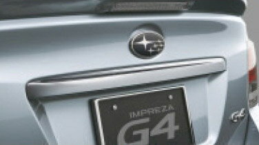 SUBARU【スバル】純正用品 IMPREZA【インプレッサ】メッキトランクガーニッシュ カー用品 車用品 部品 パーツ アクセサリ オプション 【宅配便 中サイズ】
