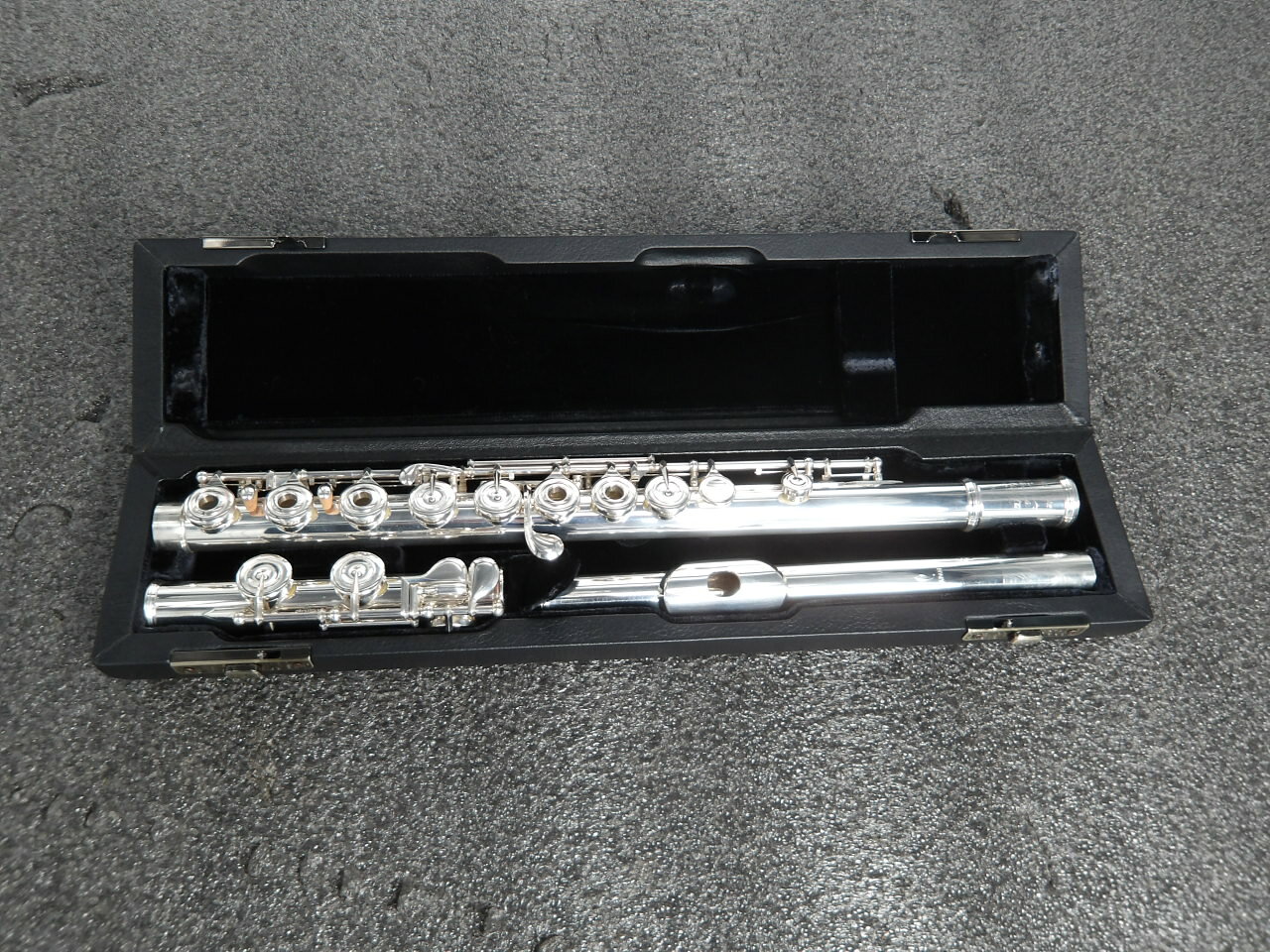 新入荷　パール　フルート　Handmade Maesta F-MD925/R R10K リユース品