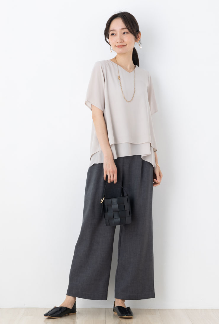 ブラウス トップス レディース 春 夏 別注◆【メール便 送料無料06】【S〜LL】ジョーゼット/シャドーストライプ 裏地TR天竺 Vネック 裾レイヤード 半袖 ブラウス【エコ包装】[bl][ フォーマル オフィス カジュアル ビジネス 入学 入園 卒業 卒園 七五三 母 ママ 秋 ][lf]