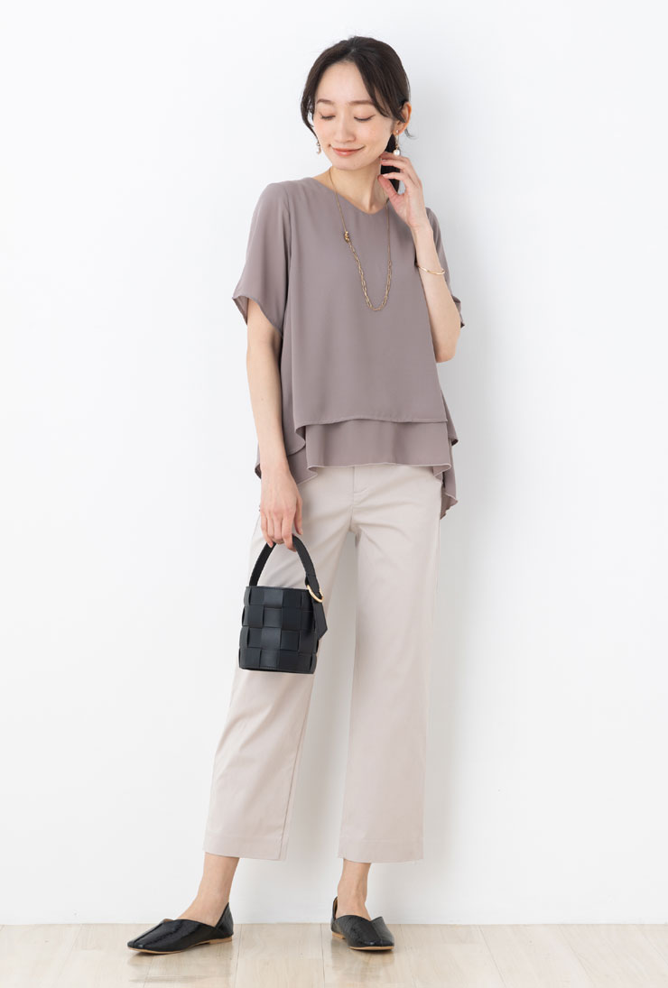 ブラウス トップス レディース 春 夏 別注◆【メール便 送料無料06】【S〜LL】ジョーゼット/シャドーストライプ 裏地TR天竺 Vネック 裾レイヤード 半袖 ブラウス【エコ包装】[bl][ フォーマル オフィス カジュアル ビジネス 入学 入園 卒業 卒園 七五三 母 ママ 秋 ][lf]