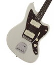 日本製フェンダーの大人気シリーズ『Made in Japan Traditional』がリニューアルして登場！！ ~60s Jazzmaster~ フェンダーの伝統的な楽器製作の美学と日本の洗練されたクラフトマンシップを融合することで導き出されたMade in Japan Traditionalシリーズ。 フェンダーの正統なDNAが、確かなMade in Japanクオリティで蘇ります。 Made in Japan Traditional 60s Jazzmasterはグロスフィニッシュのバスウッドボディを採用。 21本のヴィンテージスタイルフレットを装備した9.5インチラジアスの”U” シェイプメイプルネックがTraditionalシリーズならではのクラシカルな演奏性を提供します。 フローティングトレモロテイルピース付きの6サドル式ヴィンテージスタイルブリッジ、そしてTraditionalシリーズのために選定されたオリジナルピックアップはリアルで音楽的なヴィンテージトーンを奏でます。 細めに設計されたナット幅は日本のプレイヤ ーにも弾きやすい仕様となっています。 堅実なギタークラフトマンシップと、プレイヤーのニーズに柔軟に対応する答えが、本シリーズに反映されています。 主な仕様 ボディ Basswood ボディフィニッシュ Gloss Polyester ボディシェイプ Jazzmaster ネック Maple ネックフィニッシュ Gloss Urethane ネックシェイプ "U" Shape スケール 25.5" (648 mm) フィンガーボード Rosewood フィンガーボードラジアス 9.5" (241 mm) フレットナンバー 21 フレットサイズ Vintage ナット Bone ナット幅 1.615" (41.02 mm) ポジションインレイ White Dot ブリッジピックアップ Vintage-Style Single-Coil Jazzmaster ネックピックアップ Vintage-Style Single-Coil Jazzmaster コントロール Lead Circuit Controls (Slide Switch Down): Volume (Neck), Volume (Bridge), Master Tone; Rhythm Circuit Controls (Slide Switch Up): Two Thumbwheel Controls for Neck Pickup Volume and Tone ピックアップスイッチ 3-Position Toggle: Position 1. Bridge Pickup, Position 2. Bridge and Neck Pickups, Position 3. Neck Pickup ピックアップコンフィギュレーション SS ブリッジ 6-Saddle Vintage-Style Adjustable with “Floating” Tremolo Tailpiece ハードウェアフィニッシュ Nickel/Chrome チューニングマシーン Chrome Die-Cast ピックガード 4-Ply Tortoiseshell コントロールノブ Aged White ストリング Nickel Plated Steel (.009-.042 Gauges) ケース/ギグバッグ Gig Bag ■付属品：ソフトケース、メーカー保証書、トレモロアーム ■保証:2年 ※画像はサンプルです。 複数のモールに掲載されているため、売却に伴う商品情報の削除は迅速を心掛けておりますが必ずしもリアルタイムではございませんので、ご注文後に万一売り切れとなっておりました際は誠に申し訳ございませんがご容赦くださいませ。