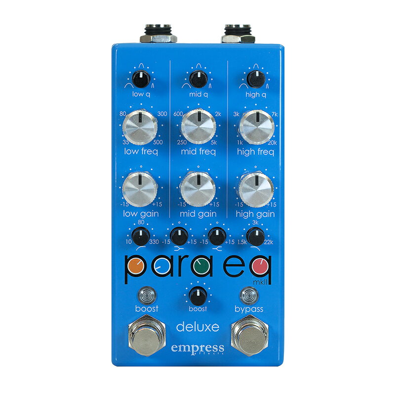 連続可変のQコントロールにフィルター&トーンを追加した最高音質のEQペダル。 Empress Effects ParaEQ MKII Deluxeは、最もパーフェクトなパラメトリックEQペダルです。サウンドを一切マスクすることなく的確なイコライジングが可能です。 エンプレスならではの高品位サウンドはMKIIで更に強力にアップグレードされています。内部昇圧28Vの駆動回路は、レコーディング機器にも匹敵するヘッドルームと108dBものSN比を実現しています。トランスペアレントな音質と多彩なコントロールによって、どんな楽器に対しても精巧でスウィートなイコライジングを可能にします。 また、音質を一切失うことのない+30dBのクリーンブースターは、独立したフットスイッチでオン/オフが可能です。 デラックス・バージョンでは、正確なパラメトリック・コントロールを可能にする連続可変のQコントロール、さらに追加のフィルター&トーンセクション（ハイ＆ローパスフィルター、ハイ＆ロー・トーンコントロール）を備え、究極のトーン・シェイピングを可能にしています。 ■ParaEQ MKII Deluxeの主な特徴 1.The #1 EQ pedal returns - better than ever 最高の音質と機能性で定番だったEmpress EffectsのパラメトリックEQペダルが、画期的なアップグレードを遂げて帰ってきました。オリジナルParaEqの魅力はそのままに、さらに忠実なサウンドとコントロールが可能になりました。 2.More Sweetness デラックスバージョンでは追加のフィルターセクションを装備。高域と低域のシェルビングを調整するBaxandall トーンコントロール、そしてハイパス＆ローパス・フィルターでトーンを豊かに彩ることができます。 3.More Power ParaEq MKIIペダルは内部28V昇圧で動作し、不要なクリッピングの一切ないクリーンなヘッドルームを提供します。 4.More Purity グラフィックEQとは異なり、最小限の回路トポロジーで、音質を全く劣化させることなく、究極のトーンシェイピングを実行できます。 ■機能詳細 Empress ParaEQ MKIIの各バンドの周波数帯域は、それぞれに周波数がクロスしているため、フレキシブルなイコライジングが可能になっています。 ●low freq 35Hz〜500Hzまでを15dBカット/ブーストできます。Qは連続可変が可能で、より細かいイコライジングが可能です。 ●mid freq 250Hz〜5kHzまでを15dBカット/ブーストできます。Qは連続可変が可能で、より細かいイコライジングが可能です。 ●high freq 1kHz〜20kHzまでを15dBカット/ブーストできます。Qは連続可変が可能で、より細かいイコライジングが可能です。 ●boost 0db〜30dBを無段階で増幅できるクリーンブースターです。音質ロスが全く無くハイレベルでのブーストが可能。ミッド周辺の周波数を強調したミッドブースターや、同じくトレブルブースター的な使用方法も可能です。 ●hp filter ハイパスフィルターは、ノブで設定したカットオフ周波数（10Hz〜330Hz）以下の周波数を12dB/オクターブで減衰させます。 ●lp filter ローパスフィルターは、ノブで設定したカットオフ周波数（1.5kHz〜22kHz）以上の周波数を12dB/オクターブで減衰させます。 ●tone control (shelving filter) シェルビング・フィルターは、サウンド・スペクトルの特定の帯域をブーストまたはアッテネートするために使用されます。フィルターの形状と適用されるゲイン/アッテネーターの量によって、フィルターの周波数特性が決まります。ParaEQ MKII Deluxeのシェルビングフィルターは、非常に穏やかで音楽的なサウンドを提供します。 ●tone control (low shelf filter) 　　ノブの位置により200Hz以下の周波数を、緩やかなスロープで、-15dB〜+15dBでブーストまたはカットします。 ●tone control (high shelf filter) 　　ノブの位置により1kHz以上の周波数を、緩やかなスロープで、-15dB〜+15dBでブーストまたはカットします。 ■アドバンス設定 アドバンス設定では、ParaEQ MKIIのバイパスとブーストのコントロールモードを切り替え可能です。 ●トゥルー・バイパスとバッファード・バイパスの切り替え ●ブーストモードの切替 イコライザーとブーストのセクションを同時にオン・オフするか、個別にオン・オフするかを切り替えることができます。EQとブーストをそれぞれ独立したバイパス・スイッチで使用したい場合はモードを切り替えてください。 ■ノーマルバージョンとの違い オオリジナルParaEqは、10年以上にわたって様々な楽器のミュージシャンに愛され、信頼されてきました。ParaEq MKIIとParaEq MKII Deluxeはどちらもローノイズで透明なシグナルパスが特徴で、極めて多目的な用途に使用できます。 3つのフルパラメトリック・バンドにより、幅広いトーンのシェイプアップと正確な微調整を同時に実現し、あなた自信のパーフェクト・サウンドに貢献します。 上位機種であるParaEQ MKII Deluxeは、以下のようなプレーヤーに最適です。 ●ハイパス、ローパス・フィルターで周波数の極端な部分を精密に調整したい ●ハイエンドを輝かせ、ローエンドを重厚に彩るBandaxallフィルターのサウンドが欲しい ●あらゆるイコライジングにも対応できるようにしたい ■スペック ParaEQ MKII Specification 入力インピーダンス：1M? 出力インピーダンス：100? 周波数レスポンス(-3dB)：22Hz - 25kHz THD：＜ 0.05% ノイズ：＞ 107dB ヘッドルーム：30dB @-10dBu reference 電源：9VDC（センターマイナス） , 2.1mm 消費電流：300mA サイズ (突起物含む)：約H63mm × D127mm × W63mm Weight：約450g ※画像はサンプルです。