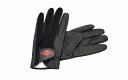 Drummers Glove スティックの滑りを防ぐアイテム。グリップ感はそのままに、通気性 / 耐久性 /フィット感を向上。 スティックのグリップ感はそのままに、通気性 / 耐久性 /フィット感を更に 向上させたモデル。 スティックが当たる部分は耐久性を考え二重構造とし、一方で人差し指の部分はあえて加工を施さず、関節の屈伸性の自由度を上げるよう配慮されている。 カラーはノーマルなブラック。 サイズ目安 ＜手首〜中指先端＞ Lサイズ： 220mm ＜横幅＞ Lサイズ： 約100mm