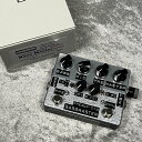 Bass Master Preamp Customが入荷！！本機はTUBEAMPのPreamp回路をディスクリート回路で完全再現したPreampです。DRIVE回路を持たずに歪みが得られるので、CLEANとDRIVEのサウンドイメージがほぼ同等。モダンなCleasn Soundから違和感の無いNatural Drive Soundへ切り替える事が可能です。仕様PRE SW.でEffectのON/OFF、DRV Sw.でDRV/D.VOL/D,TONE/D.EQが効きます。INST楽器入力、電池仕様の場合Plugを差すとPower ON。DCジャックを使用の場合はDCジャック優先。IN H/L SW.入力レベルの切り替えSW。通常はH(High)位置で使用します。アクティブ回路等で楽器本体の出力が大きく、歪んでしまう場合にはL(Lo)側にします。このとき、出力レベルも下がるので、Masterを上げて出力レベルを調整します。D.EQ SW.Drive Mode時のEQ.の細かなニュアンスをセレクトできます。センター位置でノーマル、下で少しアタッキーなサウンド、上ではブライトでアタッキーなサウンドニュアンスになります。DC9V IN一般的な外側プラス2.1φのDCインプット。常時Power ON。※クリーンでノイズレスなサウンドを得るためには、電源には006P電池又はレギュレートされたパワーサプライのご使用をお勧めいたします。市販のACアダプタ（スイッチング）ではハムノイズが乗る可能性があります。-------------------------Input Impedance：1MΩOutput Impedance:50kΩ消費電流：約10mA-------------------------Hand made in Japan