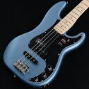 カリフォルニア州のコロナ工場で製造されるAmerican Performer Precision Bass は、USA製フェンダーな らではのオーセンティックなトーンとフィーリングを提供し、パフォーマンスにインスピレーションを与えるモダンスペックを随所にフィーチャーしています。本モデルは、American Performer シリーズのために特別に開発された、リッチで表情豊かなトーンを奏でる Yosemite(TM)スプリットコイルPrecision Bass ミドルピックアップと、Yosemite シングルコイルJazz Bassリアピックアップを搭載しています。Yosemite (TM)ピックアップは高出力を実現する面取りのないポールピースのスタッガード仕様となっており、ピックアップをシェラック溶液でポッティングすることでフィードバックを抑制しながらダイナミックなサウンドを奏でます。またAmerican Performer Precision Bass はトーンを絞った際に低域も同時に適量アッテネートする Greasebucket(TM)トーンサーキットを搭載し、音の濁りを防ぎます。9.5インチラジアス指板のModern Cシェイプネックには20本のミディアムジャンボフレットを装備し、快適なプレイアビリティで表現力に溢れたパフォーマンスをサポートします。■S/N:US23054712■重量:3.81kg■付属品:ギグケース、メーカー正規保証書 製品仕様 Body MaterialAlderBody FinishSatin PolyurethaneBody ShapePrecision Bass&#40;R&#41;Bridge PickupYosemite&#40;TM&#41; Single-Coil Jazz BassMiddle PickupYosemite &#40;TM&#41; Split Single-Coil Precision BassControlsVolume 1. &#40;Middle Pickup&#41;, Volume 2. &#40;Bridge Pickup&#41;, Master Greasebucket&#40;TM&#41; Tone Circuit &#40;Rolls Off Highs without Adding Bass&#41;ConfigurationPJBridge4-Saddle Vintage-Style with Steel SaddlesHardware FinishNickel/ChromeTuning MachinesFender &#40;R&#41; "F" Light-Weight Vintage-Paddle Keys with Tapered ShaftsPickguard3-Ply Black/White/BlackControl KnobsKnurled Flat-TopNeck Plate4-BoltNeck MaterialMapleNeck FinishSatin UrethaneNeck ShapeModern "C"Scale Length34" &#40;864 mm&#41;Fingerboard Radius9.5" &#40;241 mm&#41;Number of Frets20Fret SizeMedium JumboNut MaterialSynthetic BoneNut Width1.625" &#40;41.3 mm&#41;Truss RodStandardTruss Rod Nut3/16" Hex Adjustment