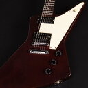 Flying Vと同様に、1958年の発売以来ギブソンの変形ギターの代表的モデルとして現在もラインナップに名を連ねるエクスプローラー、人気の高い1976年の仕様を再現したモデルです。ギブソンでは珍しい6連ペグのヘッドストック、左右非対称で過激なボディシェイプながら、ハイフレットでの高い演奏性、突き出た6弦側ボディウイングにより安定したピッキングフォームを保つことが出来ることから、80年代に入りメタル系のギタリストに広く愛用されております。マホガニーボディに、マホガニーネック/ローズウッド指板の22フレットをセットネックでジョイントしており、ハイパワー・ピックアップの496R/500Tを搭載、ナッシュビル・チューン・オー・マチックブリッジ、2ボリューム/1トーン、3ウェイ・トグルスイッチ仕様となっております。 ボディバックにバックル傷があり、1弦側9フレットのネックグリップに大きな打痕がございます。ヘッド先端やボディ先端、指板サイドに塗装欠けがあり、全体的に多数の擦り傷や打痕が散在、ボディトップやネックグリップの塗装が擦れによって一部ツヤが無くなっております。使用感はございますが、弊社リペアセンターにて各部メンテナンス・クリーニング済みでプレイヤビリティは問題ございません。 商品詳細 トラスロッド 締め/緩め方向に余裕あり フレット 70%〜80%程度 弦高(低音弦側) 12フレット上 2.0mm 弦高(高音弦側) 12フレット上 1.5mm ナット幅 43.4mm ネック厚（1フレット付近） 20.8mm ネック厚（12フレット付近） 21.8mm スケール 628mm (24.75") RADIUS 305mm (12") セットアップ時の弦 ERNIE BALL 2221 / .010-.046 set - - 製造年 2004年製 製造国 アメリカ ケース ハードケース/純正 付属品 レンチ シリアルナンバー 00344563 重量 4.06kg - - 商品ランク B:かなり、傷&使用感はあるが、通常使用する用途において問題なし 保証 12ヶ月 リペア・メンテナンス箇所 クリーニング・弦交換・ロッド調整・オクターブ調整・弦高調整・すり合わせ 変更箇所 - 「」複数のサイトに掲載しておりますため、他のサイトにて既にご販売済みである場合もございます。 売却に伴う商品情報の削除は迅速を心掛けておりますが、ご注文後に万一売り切れとなっておりました際は誠に申し訳ございませんがご容赦くださいませ。