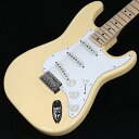 フェンダーの Yngwie Malmsteen Signature Stratocaster こちらのモデルは生産終了となってしまった「フェンダージャパンFender Japan」ブランドに代わるメイドインジャパンのNEWモデルで、旧代理店の「Fender Japan ST-YMJ」仕様を踏襲しております。新たに自身のシグネチャーピックアップ、セイモアダンカン「YJM FURY」、ジムダンロップ・フラッシュマウント・ロックピンを搭載して登場。トレードマークのスキャロップド・フレットボードはもちろん、弦の鳴りを生かす軽量なボディ、ネックとボディをタイトに密着させ、サウンド、トーンに大きな影響を与えるアンカーボルト・ネックジョイント、フレットにはジムダンロップ#6000をセットし、指を滑らすような高速フィンガリングをサポート。 ■S/N:JD23021962■重量:3.56kg■JANコード:0885978159536■付属品:ソフトケース、メーカー保証書、トレモロアーム 製品仕様 BodyAlderNeckMapleFingerboardMaple〔Scalloped〕Radius250RScale324mmPick UpYJM FURY×3