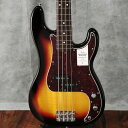 日本製フェンダーの大人気シリーズ『Made in Japan Traditional』がリニューアルして登場！！ ~60s Precision Bass~ フェンダーの伝統的な楽器製作の美学と日本の洗練されたクラフトマンシップを融合することで導き出されたMade in Japan Traditionalシリーズ。フェンダーの正統なDNAが、確かなMade in Japanクオリティで蘇ります。 Made in Japan Traditional 60s Precision Bassはグロスフィニッシュのバスウッドボディを採用。20本のヴィンテージスタイルフレットを装備した9.5インチラジアスの”U”シェイプメイプルネックがTraditionalシリーズならではのクラシカルな演奏性を提供します。 4サドル式ヴィンテージブリッジ、そしてTraditionalシリーズのために選定されたオリジナルピックアップはリアルで音楽的なヴィンテージトーンを奏でます。細めに設計されたナット幅は日本のプレイヤーにも弾きやすい仕様となっています。 堅実なギタークラフトマンシップと、プレイヤーのニーズに柔軟に対応する答えが、本シリーズに反映されています。 主な仕様 ボディ Basswood ボディフィニッシュ Gloss Polyester ボディシェイプ Precision Bass ネック Maple ネックフィニッシュ Gloss Urethane ネックシェイプ "U" Shape スケール 34" (86.36 cm) フィンガーボード Rosewood フィンガーボードラジアス 9.5" (241 mm) フレットナンバー 20 フレットサイズ Vintage ナット Bone ナット幅 1.650" (42 mm) ポジションインレイ White Dot ミドルピックアップ Vintage-Style Split Single-Coil Precision Bass コントロール Master Volume, Master Tone ピックアップコンフィギュレーション Split Single Coil ブリッジ 4-Saddle Vintage-Style ハードウェアフィニッシュ Nickel/Chrome チューニングマシーン Vintage-Style ピックガード 4-Ply Tortoiseshell コントロールノブ Knurled Flat-Top ストリング Nickel Plated Steel (.045-.105 Gauges) ケース/ギグバッグ Gig Bag ■付属品：ソフトケース、メーカー保証書 ■保証:2年 複数のモールに掲載されているため、売却に伴う商品情報の削除は迅速を心掛けておりますが必ずしもリアルタイムではございませんので、ご注文後に万一売り切れとなっておりました際は誠に申し訳ございませんがご容赦くださいませ。 ◆重量：3.68kgJAN:0885978483525