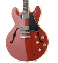 日本製エピフォン Elite 1963 ES-335の中古が入荷しました！ 外観ダメージ多く、ボディバック全体的にひっかき傷・スレ傷あり、金属パーツさび・くすみ、ボディトップ下部塗装変質あり、ネック裏打痕・ヘッド打痕傷多数など使用感多い個体です。 入荷時にセットアップ済み、トラスロッドは締める方向・緩める方向調整可能で±60°まで動作確認済みです。 ■トラスロッド：締め方向余裕あり/緩め方向余裕あり ■ネックコンディション：問題なし ■フレット：7割残り ■付属品：ハードケース（ダメージあり） ■シリアルナンバー：T403569 ■重量：3.77kg ■保証：12ヵ月 ■商品ランク:B+:多少傷はあるが通常使用する用途において問題なし