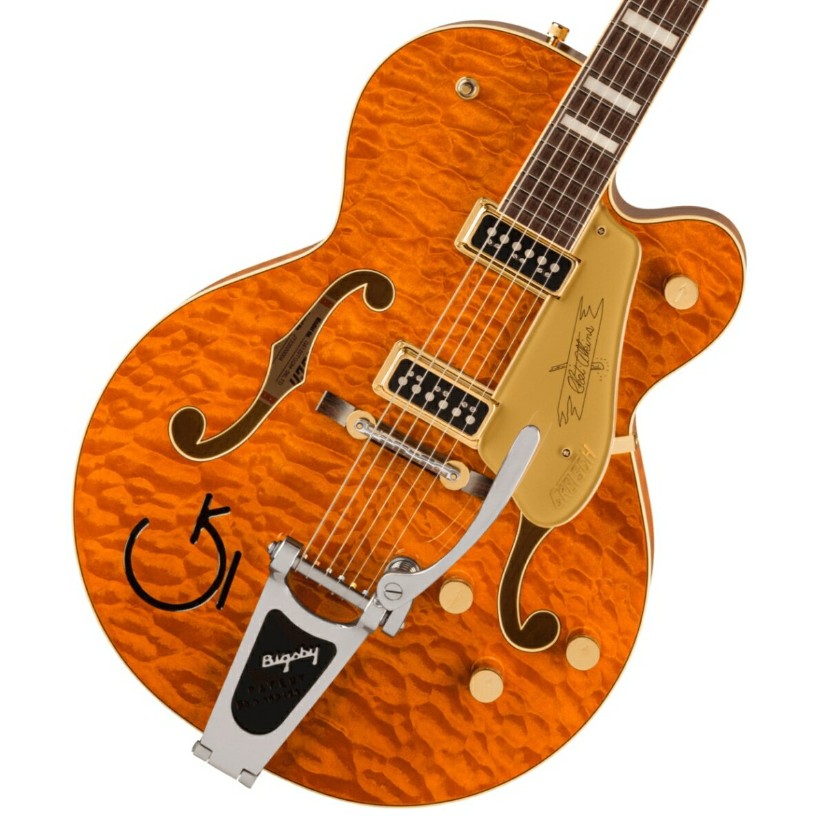 数量限定！キルトメイプルトップのチェット・アトキンスG6120登場！ Gretsch Quilt Classicsは、クラシックなヴィンテージモデルに際立ったフィギュアドキルトメイプルトップをあしらい、スタイリッシュに再現したコレクションです。 ギタリストが憧れとするギタリスト、チェット・アトキンスとの共同設計による6120モデルは、グレッチの中でも最も広くそのサウンドが聴かれているギターです。 G6120TGQM-56 Limited Edition Quilt Classic Hollow Bodyは、初期のデザインを忠実に再現しつつ、エレガントなフィギュアドキルトメイプルをキャッピングすることでクラシックな美学をさらに高めました。 オーセンティックなグレッチトーンを提供するこのホロウボディギターは、弾きやすく快適な演奏性を備え、グレッチならではの最高のサウンド（That Great Gretsch Sound!）を誇らしげに鳴り響かせます。 主な特徴 ・ ブラックGロゴをあしらった魅力的なキルトメイプルトップ ・ 22本のミディアムジャンボフレットとパーロイドワイドブロックインレイを配した、12インチラジアスローズウッド指板のスタンタード“U”シェイプのメイプルネック ・ ニトロセルロースラッカーフィニッシュ ・ ポリッシュドアルミナット ・ Grover Sta-Titeチューニングマシン ・ TV Jones T-Armondピックアップ ・ ピン留めされたローズウッドベース付きコンペンセイテッドアルミブリッジ ・ Bigsby B6CBDEヴィブラートテイルピース ・ ゴールドハードウェア ・ Roundup Orange Stainカラーフィニッシュ ・ 56年のみに見られる特別なデザインのホースシューロゴ 付属品：ハードケース、調整用レンチ、メーカー保証書 ※画像はサンプルです。 製品仕様 Body Material Laminated Quilt MapleBody Finish Gloss Nitrocellulose LacquerNeck Maple, Standard “U”Neck Finish Gloss Nitrocellulose LacquerFingerboard Rosewood, 12” &#40;305 mm&#41;Frets 22, Medium JumboPosition Inlays Aged Pearloid Blocks &#40;Rosewood&#41;, Aged Pearloid Wide Blocks &#40;Rosewood&#41;Nut &#40;Material/Width&#41; Polished Aluminum, 1.6875” &#40;42.86 mm&#41;Tuning Machines Grover Sta-TiteScale Length 24.6” &#40;625 mm&#41;Bridge Aluminum CompensatedPickguard Gold Plexi with Gold Gretsch LogoPickups TV Jones T-Armond &#40;Bridge&#41;, &#40;Middle&#41;, TV Jones T-Armond &#40;Neck&#41;Pickup Switching 3-Position ToggleControls Volume 1. &#40;Neck Pickup&#41;, Volume 2. &#40;Bridge Pickup&#41;, Master Volume, Master ToneControl Knobs ArrowHardware Finish GoldStrings Nickel Plated Steel &#40;.011-.049 Gauges&#41;Case/Gig Bag Included G6241 Gretsch 16” Deluxe Hollow Body Hardshell &#40;p/n 099-6411-000&#41;