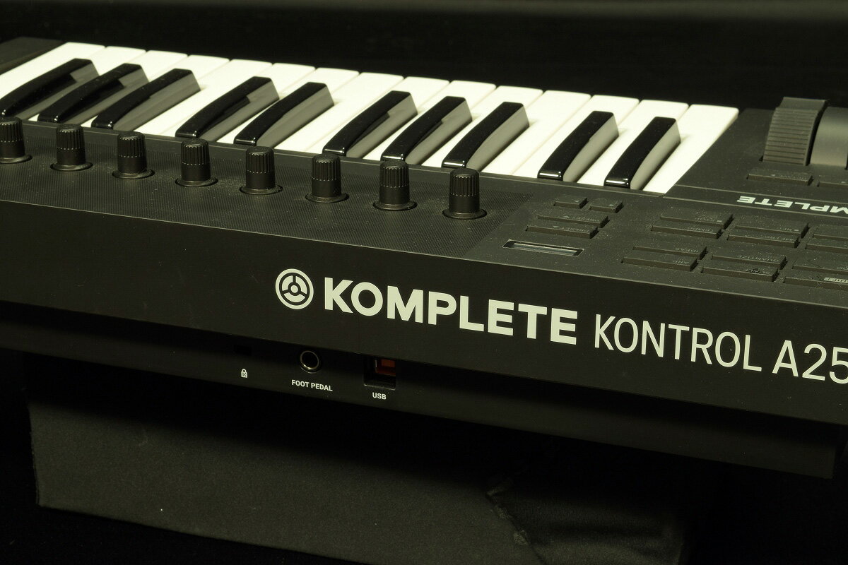 Native Instruments Komplete Kontrol A25