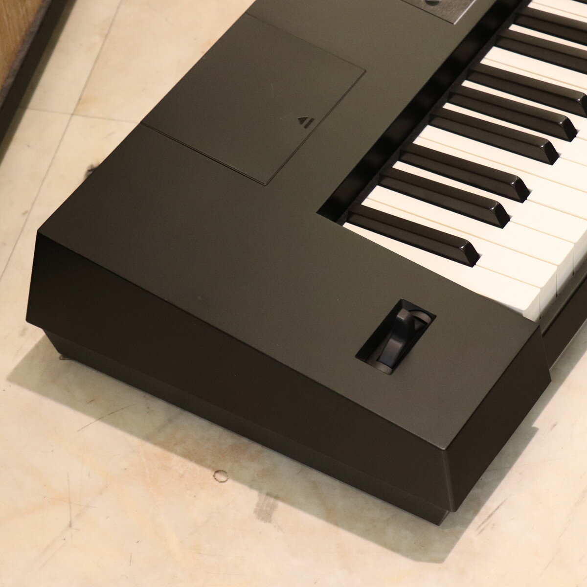 Roland JUNO-DS88