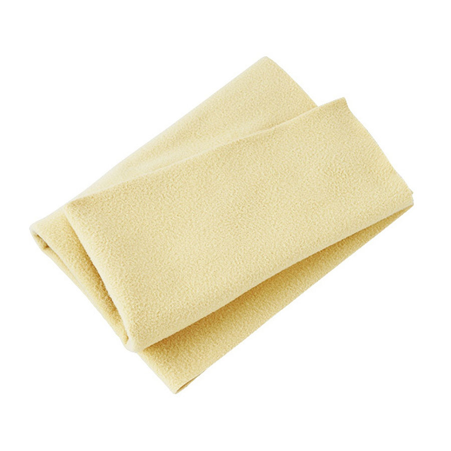 大事な楽器を長い間良いコンディションで使用するために、一番簡単にできるケアは“楽器使用後の乾拭き”です。 このポリッシュクロスは、帯電防止処理を施した超極細繊維を織り上げている、最終仕上げ専用クロス。 非常に優れた柔軟性によって、繊細なラッカー塗装製品・貴重なオールドギターなどの塗膜への傷つきを最小限に抑えて磨き上げることが可能です。 また、通常のクロスでは残りがちなポリッシュ・ワックスの拭き残しも解消します。 汚れた際は洗濯をして、何度でも繰り返しご使用いただけます。 サイズ(約)：38×36cm