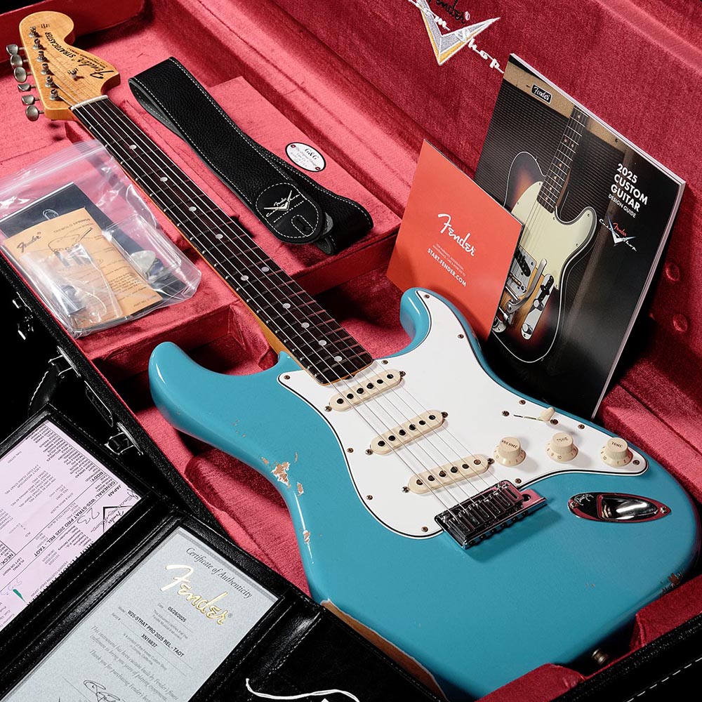 NAMM SHOWで発表となったストラト・プロ!! Fender Custom Shop / Stratocaster Pro 2025 Relic Taos Turquoise“選定品”が入荷！！ ボディは薄い「Thin Lacquer(ラッカー)」塗装を施した「2-Piece Alder(アルダー)」。ネックは「Lacquer(ラッカー)」塗装の「QTR-Sawn Maple(クォーターソーン・メイプル)」。指板は「Round-Laminate Rosewood(ローズウッド)」。ネックシェイプは「60 Style Oval“C”」、指板ラディアス＆フレットは「9.5-12.0"Compound ＆ Narrow Tall 6105」。 ピックアップは、ネック＆ミドルに「Custom Shop Hand-Wound Vintage 65 Strat」。ブリッジに「Custom Shop Hand-Wound 69 Strat」を搭載。センターピックアップはRWRP仕様。コントロールは「Strat Vintage Mod #2」を採用。ブリッジピックアップのトーン調整も可能。 その他、ブリッジに「2 Point Tremolo」や、ハイポジションの演奏性を求めたヒールカット。そしてラージヘッドという組み合わせ。全体的には1969ベースのストラトキャスターに近い印象です。フィニッシュは安定した人気のレリック!! このような仕様、探されている方も多いはずです!!ぜひこの機会にいかがですか!? ※誠に恐れ入りますが、こちらの商品は、イシバシ楽器内の他店舗・移動でのご案内は全て御遠慮させていただきます。お問い合わせはイシバシ楽器渋谷店にお願い申し上げます。※付属品につきましては生産時期等踏まえ予告なく変更される場合がございます。ご了承くださいませ。 イシバシ楽器渋谷店はFender社から認定されているFender Custom Shopの取扱い最高ランクディーラー「SHOW CASE DEALER(ショーケースディーラー)」です。さらに、フェンダーミュージック株式会社のカスタムショップ担当より、スペシャリストの認定と信頼を得たスタッフが在籍。 マスタービルトシリーズやカスタムビルトシリーズ、アーティストシリーズを数多く取扱います。特に他ディーラーを圧倒する当店オーダーの「世界で1本だけのオリジナル」のカスタムモデルは、ヴィンテージスタイルとはまた違った新たなフェンダーギターの可能性を生み出しております。フェンダーカスタムショップ製ギター、ベースをお探しのお客様は、どうぞご利用くださいませ。 ■付属品：認定証、ハードケース、トレモロアーム、正規保証2年 ■シリアルナンバー：XN18837 ■重量：3.61kg ■JAN：0197955078113 [製品仕様] Body | 2-Piece Alder Neck | QTR-Sawn Maple Fingerboard | Round-Laminate AAA Rosewood Neck Back-Shape | 60 Style Oval"C" Radius | 9.5-12 Compound Radius Frets | 21, Narrow Tall 6105 Pickup | Fender Custom Shop Hand-wound 65 Vintage Strat(N)(M) Pickup | Custom Shop Hand-Wound 69 Strat(B) Control | Strat Vintage Mod Wiring #2 Switch | 5-Way Bridge | 2-Point Custom Classic Tremolo Tuners | Vintage F Logo Style Nut | Bone String Guide | American Vintage 65 ※複数のモールに掲載されているため、売却に伴う商品情報の削除は迅速を心掛けておりますが 必ずしもリアルタイムではございませんので、ご注文後に万一売り切れとなっておりました際は誠に申し訳ございませんがご容赦くださいませ。
