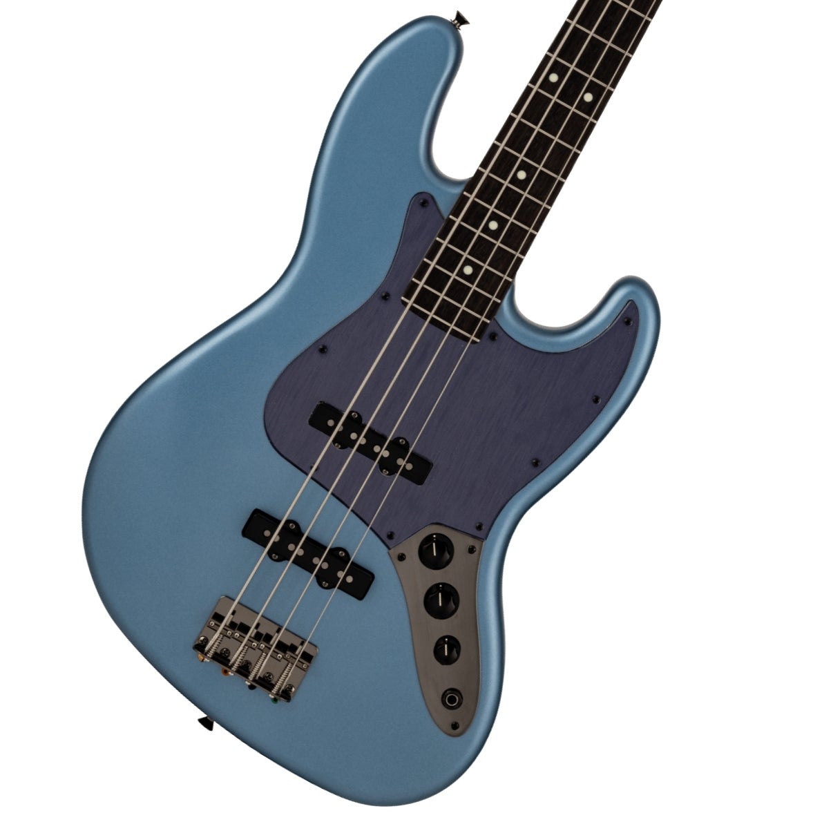 メタリック・サテン仕上げの日本製フェンダー2026年限定コレクション！ Made in Japan Hybrid II 2026 Collection Jazz Bassは、ヴィンテージライクなルックスはそのままに、プレイヤーや音楽ジャンルを選ばないオールマイティーなモダンスペックを搭載した“Made in Japan Hybrid II”シリーズをベースに、2026年限定の特別なルックスを纏ったモデルです。 本製品は“Satin Finish”をキーフィーチャーに、ネックだけでなくボディにもサテン仕上げを採用。 日本製ならではの高精度な塗装技術により、質感・発色ともに美しい仕上がりを実現しています。 Matte Aero Blue、Matte Inferno Red、Matte Phantom Black、Matte Champagne Mirageの“Luxury Satin Metallic Finish”は、車やIT機器などのモダンプロダクトからインスパイアされた、洗練されたメタリックのサテン仕上げ。光を柔らかく反射する繊細な艶がボディラインを際立たせ、静かで上質な高級感を演出します。 定評あるアルダーボディに新たにスタッガードポールピース仕様のHybrid II Custom Voiced Single Coilピックアップを装備し、ヴィンテージスタイルのブリッジの下にはサスティンブロックを搭載。 ヴィンテージスタイルチューナー、サテンフィニッシュのネック、Modern “C”シェイプに9.5インチラジアスの指板とナロートールフレットがスムーズなプレイヤビリティを提供します。 Hybrid IIシリーズならではのモダンさと伝統が融合した、新しい提案となる1本です。 本製品は2026年限定生産モデルです。 付属品：ソフトケース、調整用レンチ、メーカー保証書 ※画像はサンプルです。 主な仕様： Body Material AlderBody Finish Satin PolyesterNeck Maple, Modern “C”Neck Finish Satin UrethaneFingerboard Rosewood, 9.5” (241 mm)Frets 21, Narrow TallPosition Inlays White Dot (Rosewood)Nut (Material/Width) Bone, 1.5” (38.1 mm)Tuning Machines Vintage-StyleScale Length 34” (864 mm)Bridge 4-Saddle Vintage-StylePickguard 2-Ply Aluminum-Style AcrylicPickups Hybrid II Custom Voiced Single Coil Jazz Bass (Bridge), Hybrid II Custom Voiced Single Coil Jazz Bass (Middle)Controls Volume 1. (Middle Pickup), Volume 2. (Bridge Pickup), Master ToneControl Knobs Black PlasticHardware Finish Black NickelStrings Nickel Plated Steel (.045-.105 Gauges)Case/Gig Bag Included Gig Bag