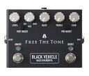 アンプライクなワイドレンジサウンドを実現！極上のベースドライブサウンド FREE THE TONE 創立15 周年プロジェクトとして、私達がこれまでに培った豊富 な知識や経験、そして確かな技術力とセンスを駆使し、エフェクターを構成する全て の要素を選別統合し「理想のサウンドを形にする」というコンセプトの基に 「Integrated Series」の開発プロジェクトはスタートしました。記念すべき「Integrated Series」第二弾は「ベースドライブペダル」です。 『BLACK VEHICLE』には、今回ベース用として新たに開発したHTS 回路を採用 しました。FREE THE TONE 製品の代名詞であるHTS 回路は、音痩せを防ぎ、エフェク ターON/OFF 時の音の質感を揃え、入力された信号を最適な状態で後続の回路へと出力 します。 また、新設計のEQ 回路とMIX 回路も搭載されています。TREBLE、BASS のEQ 回路は ドライブサウンドのみに掛かります。原音（ドライ音）は加工されない状態で、MIX 回路にてドライブサウンドとMIX されます。このEQ 回路とMIX 回路により、信号の 位相ズレを最小にし、ドライブさせても音が引っ込むことがなく、音程感や音の輪郭 がある極上のドライブサウンドを実現しました。 BOOST 機能は、オーバードライブ回路へ送る音量を調整する「PRE BOOST」と、 出力する音量を調整する「POST BOOST」の二種類があります。BOOST した際に音質 を変えずに音量のみを大きくする、または、音量は変化させずに歪みの量を増やす等、 幅広いサウンドメイクが可能です。 『BLACK VEHICLE』は、真空管アンプをドライブさせた様な煌びやかな倍音と、 伸びやかなサスティーンを持ち、そして心地よいドライブサウンドを生み出します。 まさに、アンプライクなワイドレンジサウンドを実現しています。 ナチュラルなオーバードライブサウンドから、強烈なディストーションサウンドま で、一台でカバーする『BLACK VEHICLE』のサウンドを是非体感してください。 ＜特徴＞ NEW HTS(Holistic Tonal Solution) 回路:「Integrated Series」シリーズでは、新たに サウンドデザインを行ったHTS(Holistic Tonal Solution) 回路を搭載しています。従来 のバッファー回路とは異なり、ベースとアンプの持つサウンド特性を極限まで引出し ながらインピーダンス変換を行い、「サウンド」と「低ノイズ」を両立しています。 ●FREE THE TONE カスタムノブ：各コントロールに使用されている半固定抵抗の シャフトやワイパー部の振動を抑え、サウンドに悪影響を及ぼす倍音成分を抑制 する為に、真鍮削り出しのFREE THE TONE カスタムノブを開発。理想のサウン ドを得るためにサウンドテストを繰り返し、ノブの直径や重量を決定しました。 濁りの少ない、「歪んでいるが濁りのない」クリーンなオーバードライブを生み出 します。 ●サウンド・ケーシング・デザイン：筐体の縦・横・高さ、板厚、全てがオーバー ドライブのサウンドに影響します。「Integrated Series」シリーズでは、理想のサ ウンドに適した、全ての寸法を割り出し、ケースサイズを決定しています。また、 重量においてもサウンドを重視した適切な重さに設計されています。 ●IC トーンプレート：IC の上部に金属板を被せ、防振、及びシールディングを同時 に行うフリーザトーン独自のプレートです。IC の特性を最大限に活かし、且つノ イズを極力混入させないようシールディングを行います。 ※画像はサンプルです。 ※規格および外観は改良のため予告なく変更する場合があります。 主な仕様 入力インピーダンス1MΩ 以上出力負荷インピーダンス10kΩ 以上コントロールLEVEL、MIX、BASS、TREBLE、GAIN、POST BOOST、PRE BOOST端子1/4 インチ標準フォーン・ジャック×2(入力、出力)、DC9V 入力ジャック(ACアダプター接続用)電源DC9V 専用AC アダプター(FA-0905D-JA)消費電流200mA(最大値)サイズ95(W)×124(D)×51(H)mm (フットスイッチやジャック等の突起物含む)重量約640g(付属品を含まず)付属品保証書、取扱説明書、専用AC アダプター（FA-0905D-JA）、ゴム足×4 ■保証:1年 UD20180809