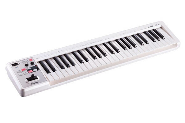 ※こちらは音楽制作の際にコンピューターと接続して演奏するキーボードです。単体では音はでませんのでご注意ください。 弾き心地を徹底追求した本格シンセ鍵盤を採用。3つのプラットフォームに対応したMIDIキーボード・コントローラー。 A-49は、シンプルなユーザー・インターフェースにローランドならではの本格的なシンセ鍵盤を搭載した、MIDIキーボード・コントローラーです。SuperNATURAL音源のコントロールに最適なパラメーターを瞬時にアサインできるSuperNATURALモードを装備。2つのボタン、2つのノブなどでINTEGRA-7やJUPITER-80／JUPITER-50などのSuperNATURAL音源を自在にコントロールすることができます。さらにライブ・パフォーマンスで威力を発揮するD-BEAMも新たに搭載しました。また、WindowsやMacに加えiPad(※1)への接続もサポート。3つのプラットフォームに対応し、幅広いシチュエーションでご活用いただけます。本体色はホワイトとブラックの2色よりお選びいただけます。 ◎ 連打やグリッサンドなど、さまざまな演奏表現に対応する高品位49鍵シンセ鍵盤を搭載。 ◎ SuperNATURALモードを装備し、対応音源のコントロールに最適なパラメーターを瞬時にアサイン可能。 ◎ ライブ・パフォーマンスで活躍するD-BEAMコントローラーを搭載。 ◎ Windows／Mac／iPad(※1)の3つのプラットフォームに対応。 ◎ DAWソフトウェア Ableton Live Liteのライセンスを付属。 ※1：別途、Apple Camera Connection Kitが必要です。 Features 演奏感にこだわった49鍵シンセ鍵盤を搭載。 A-49は、ローランド・シンセサイザー直系の49鍵シンセ鍵盤を搭載したMIDIキーボード・コントローラーです。 演奏感を追求した高性能鍵盤は、キー・ストロークの垂直方向のねじれや左右のブレの除去、キー・ノイズを低減することで安定した演奏を支える鍵盤構造を採用。鍵盤楽器で最も重要な、優れた鍵盤タッチや演奏フィーリングを実現しました。 コンパクトでスリムなボディながら、連打やグリッサンドなど、鍵盤楽器特有の演奏表現をスムーズに行うことができます。 SuperNATURALモードを搭載。 A-49には、2つのボタン、2つのノブ、ペダル類をSuperNATURAL音源のコントロールに最適なパラメーターに瞬時にアサインする、SuperNATURALモードを搭載しました。 SuperNATURALモードでは、[S1]、[S2]ボタンでアコースティック楽器特有の奏法をリアルタイムに切り替えたり、ノブやペダル操作で、INTEGRA-7やJUPITER-80、JUPITER-50といったSuperNATURAL音源の持つ、高い表現力を自在に操ることができます。 もちろん、アサイナブル・ボタンに好みのパラメーターをアサインし、DAWソフトやプラグイン・シンセサイザーをコントロールすることもできます。 シンプルで視認性の高いコントローラーを搭載。 A-49のコントローラー部には、ピッチ／モジュレーション・レバー、2つのアサイナブル・ボタンとノブに加え、演奏やMIDIデータの入力に便利なオクターブ・ボタンとトランスポーズ・ボタンを搭載。 オクターブ・ボタンには、オクターブ位置を瞬時に確認することができるLEDを搭載しています。 また、背面にはMIDI出力端子とホールド・ペダル、エクスプレッション・ペダル入力を装備しています。 効果的なパフォーマンスを実現するD-BEAMを搭載。 A-49には、ライブ・パフォーマンスに威力を発揮するD-BEAMを新たに搭載しました。 D-BEAMには、PITCHやVOLUMEに加え、好みのパラメーターを自由に設定できるASSIGNの3モードを切り替えることができるので、ライブ・パフォーマンスはもちろん、動きのあるMIDIデータを打ち込む際にも威力を発揮します。 あらゆるプラットフォームに対応。 A-49は、USBバスパワー駆動に対応し、モバイル環境にも最適です。また、Windows／Macはもちろん、Apple Camera Connection Kitを利用することでiPadとの接続にも対応。iPad上のMIDI対応アプリケーションを、本格的な鍵盤フィーリングで演奏することができます。 また、MIDIアウト端子を使うことで外部MIDI音源の接続も可能。ライブのセカンド・キーボードとしても最適です。 Ableton Live Liteのライセンスを付属。 Ableton Live Liteは、音楽制作ソフトウェアAbleton Liveのカスタマイズ版です。厳選した製品をパッケージしたLive 9 Liteなら、新鮮かつ簡単な方法で独自の曲を録音、制作、演奏できます。また、Liveは、ステージ用のパワフルなパフォーマンスツールでもあり、ソロでのプレイにも、バンドでのプレイにも大活躍。Live 9 Liteは、使用期間に制限がなく、作業内容を保存し、ミックスダウンすることができます。 ※　現在同梱のDAWソフトウエア変更中につき、店頭在庫にはCakewalk Sonar LEを同梱した製品が混在している場合がございます。同梱ソフトウェアに関する詳細はメーカーサイトのご案内をご確認ください。 ホワイトとブラック、2色をラインナップ。 A-49は、iPadのカラーリングともマッチする、スタイリッシュなホワイトと高級感のあるブラックの2色をラインナップ。好みや個性に合わせて選択することができます。 Specifications 主な仕様 動作条件 外形寸法 / 質量