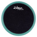 Zildjian Reflexx Conditioning Pad Zildjian Reflexx Conditioning Pad は、柔らかく、厚みのある打面を特徴とする、両面タイプの練習パッドです。腕、手首、指の筋肉に強いトレーニング効果を発揮します。 主な特長 ●3/4 インチの厚みを持つFLEXX 面は、腕、手首、指を使ったあらゆるタイプの練習に対応できます。 ●1/2 インチの厚みを持つWORKK 面は、例えば枕など完全にデッドな表面に比べ、全体的にリバウンドは少ないですが、ストロークをより聞き取りやすくするための硬さを備えています。この打面は上腕と下腕、そして手首の可動域を広く使ったテクニックを、低速から中速で練習するのに適しています。 ●テクニックを向上させたいドラマーに最適なこの練習パッドで、コントロール、強度、感度、持久力を向上させ、遅いテンポから速いテンポまで幅広いストロークが可能になります。 ●比較的静かなパッドなので、小音量での練習に適しています。 ●サイズ：6インチ（約15cm） 留意事項 ※本商品にスタンドやスティックは付属しておりません。