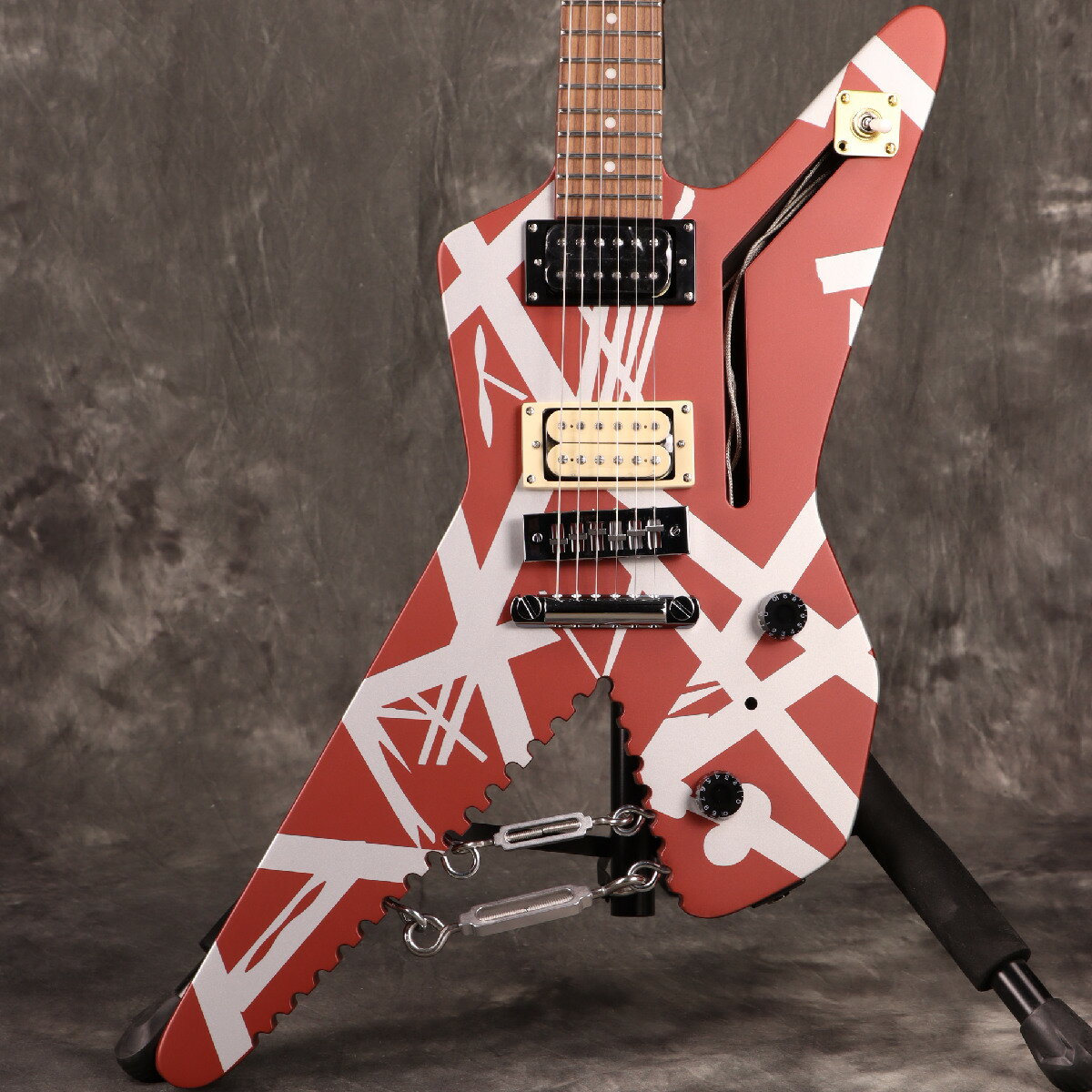 EVH / Striped Series Shark Pau Ferro Fingerboard Burgundy with Silver Stripesy3.69kgz[S/N KWE2400002]s+4582600680067tyYRKz