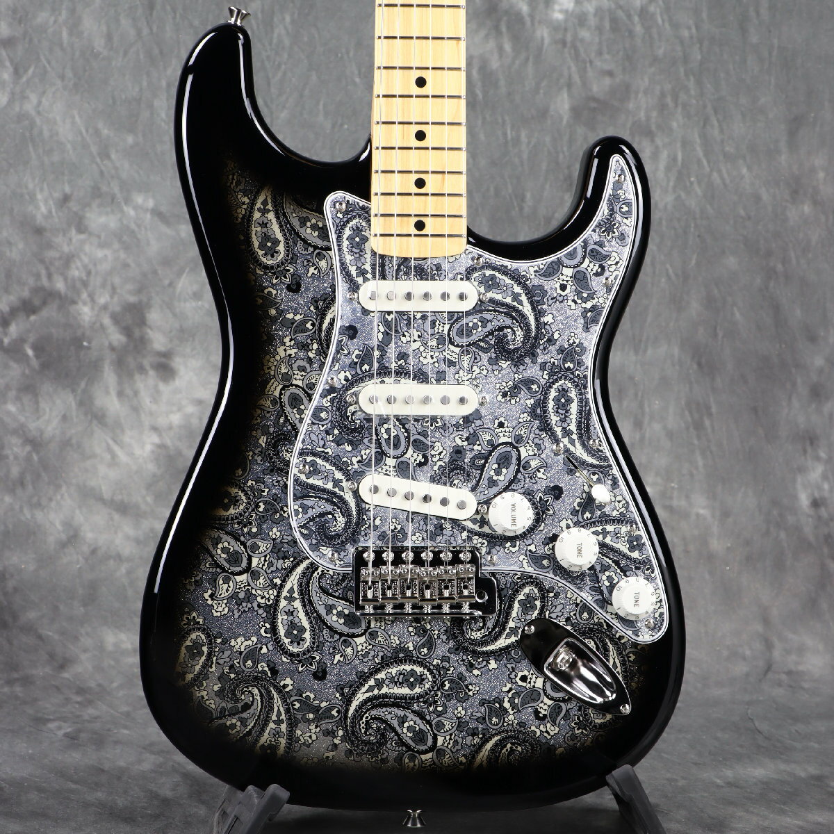 乐天商城 - Fender / Made in Japan Limited Stratocaster Maple Fingerboard Black Paisley フェンダー [限定モデル]【3.54kg】[S/N JD25032656]【YRK】