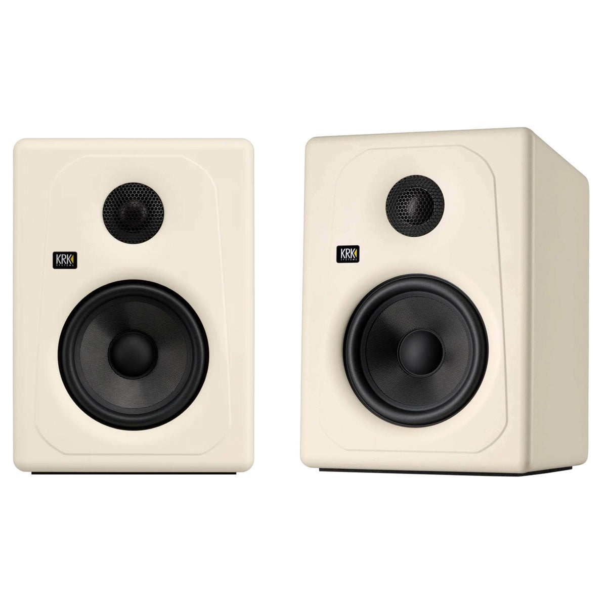 KREATE 5 LATTE Limited Edition KREATE 5 LATTE Limited Editionは、精度の高い音像再現を実現する5インチアクティブモニター。制作現場で求められる確かな解像度と安定したバランスを備え、日常のリスニングにも心地よく応えます。柔らかなLATTEカラーを纏った数量限定モデルとして、空間に温もりと落ち着きを添える特別仕様。サウンドとデザインを両立した一台です。 スペック 基本仕様｜構成2ウェイ・バスレフ方式基本仕様｜システムタイプアクティブ・スタジオモニタースピーカーユニット｜低域ドライバー5インチ ウーファー、ウーブン・グラスファイバー複合コーン、フェライトマグネットスピーカーユニット｜高域ドライバー1インチ テキスタイルドーム・ツイーター、ネオジムマグネット周波数特性｜低域レンジ（-10dB）46Hz周波数特性｜クロスオーバー周波数2.56kHzクロスオーバー周波数2.56kHzアンプ部｜アンプ構成バイアンプ方式（低域：Class D / 高域：Class A/B）アンプ部｜低域出力45Wアンプ部｜高域出力15Wアンプ部｜合計出力60Wアンプ部｜最大ダイナミック出力128W音圧性能｜最大SPL105dB指向特性｜カバレッジ角度水平135° × 垂直90°接続端子｜アナログ入力XLR（バランス） / 1/4インチTRSコンボ（バランス） / RCA（アンバランス）接続端子｜ワイヤレス入力BluetoothR Classic 5.3 TWS A2DP電気特性｜S/N比94dB以上電源仕様｜入力電圧100 - 240VAC（±10%）、50/60Hz電源仕様｜ヒューズT4AL/250V（ユーザー交換不可）キャビネット｜エンクロージャー構造PVCビニールラップ仕上げMDFキャビネット｜バッフル構造補強高耐衝撃ポリスチレン・フェイスプレート付きMDF製品サイズ259mm × 185mm × 229mm製品重量4.3kgパッケージサイズ375mm × 305mm × 267mmパッケージ重量5.2kg付属品電源ケーブル、取扱説明書生産国中国