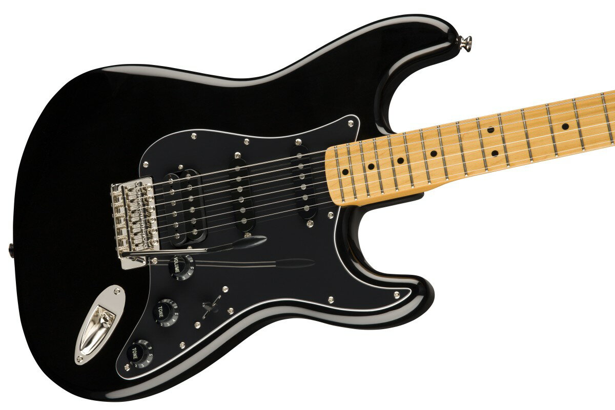 70年代のラージヘッドストックの仕様を再現したHSS仕様のストラト Classic Vibe ‘70s Stratocaster HSSは、70年代の大型ヘッドストックの外観を象徴したモデルです。フェンダーデザインのアルニコピックアップは、素晴らしいトーンを生み出します。滑らかな9.5 インチラジアスの指板、幅の狭いフレットを使用。スリムで快適なCシェイプ形状のプロファイリングネックを採用し、表現力豊かなベンディングを実現する、ヴィンテージスタイルのトレモロシステムを搭載しています。このクラシックなSquierモデルは、70年代のヘッドストックデカール、ニッケルメッキのハードウェア、滑らかなヴィンテージ色の光沢のあるネック仕上げが、魅力的でオールドスクールな雰囲気を演出しています。左利き仕様もラインナップしています。 主な仕様 SeriesClassic VibeBody MaterialPoplarBody FinishGloss PolyurethaneNeckMaple, “C” ShapeNeck FinishTinted Gloss UrethaneFingerboardIndian Laurel or Maple, 9.5” (241 mm) Frets21, Narrow TallPosition InlaysBlack Dots (Maple), Pearloid Dots (Indian Laurel)Nut (Material/Width)Bone, 1.650” (42 mm)Tuning MachinesVintage-StyleScale Length25.5” (648 mm)Bridge6-Saddle Vintage-Style Synchronized TremoloPickguard3-Ply BlackPickupsFenderR Designed Alnico Humbucking (Bridge), FenderR Designed Alnico Single-Coil (Middle), FenderR Designed Alnico Single-Coil (Neck)Pickup Switching5-Position Blade Position 1. Bridge Pickup, Position 2. Bridge and Middle Pickup, Position 3. Middle Pickup, Position 4. Middle and Neck Pickup, Position 5. Neck PickupControlsMaster Volume, Tone 1. (Neck Pickup), Tone 2. (Bridge/Middle Pickup)Control KnobsAged White Plastic (592), Black Plastic (506)Hardware FinishNickelStringsNPS, 9-.042 Gauges ■付属品：ソフトケース、トレモロアーム、メーカー保証書 ■保証:2年 ※画像はサンプルです。 複数のモールに掲載されているため、売却に伴う商品情報の削除は迅速を心掛けておりますが必ずしもリアルタイムではございませんので、ご注文後に万一売り切れとなっておりました際は誠に申し訳ございませんがご容赦くださいませ。 UD20190328　